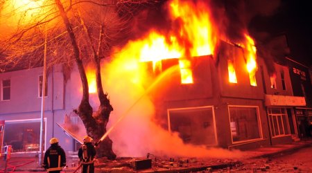 Salyanda yaşayış evində yanğın baş verdi