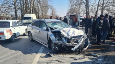 Ağdaş rayonunda ağır qəza: 1 ölü, 3 yaralı var - FOTO