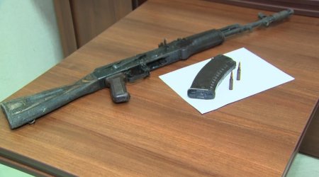 Bakıda keçmiş məhkum “Kalaşnikov”la saxlanıldı – FOTO-VİDEO