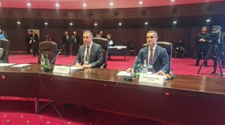 Azərbaycan İrəvanda iclasa sədrlik etdi, erməni deputata söz verilmədi - VİDEO