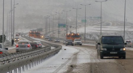 Problemli yollara görə avtomobilləri sıradan çıxan sürücülərin DİQQƏTİNƏ: “Bu qurumlara müraciət edin”