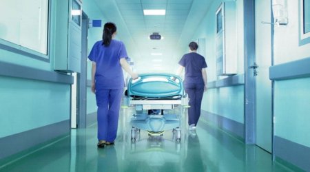 Yol qəzasında xəsarət alan piyada xəstəxanada öldü