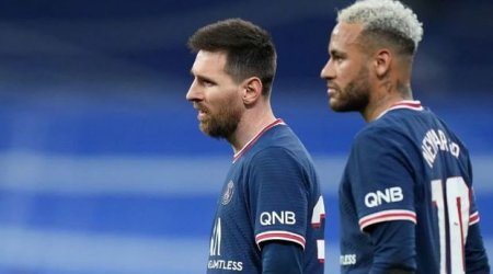 PSJ azarkeşləri Messi və Neymarı fitə basdılar - FOTO