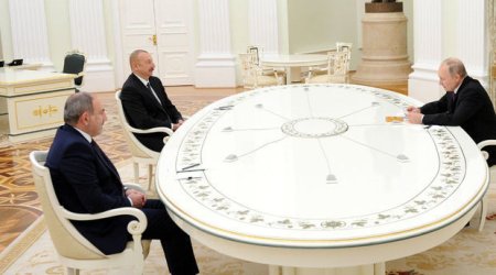 Putin İlham Əliyev və Paşinyanla Qarabağdakı vəziyyəti müzakirə etdi