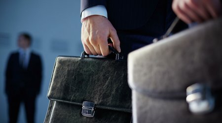 Daha bir ölkə Rusiyanın 15 diplomatını deportasiya etdi