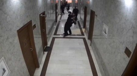 Polis şöbəsində həyat yoldaşını öldürən şəxs belə saxlanıldı - ANBAAN VİDEO