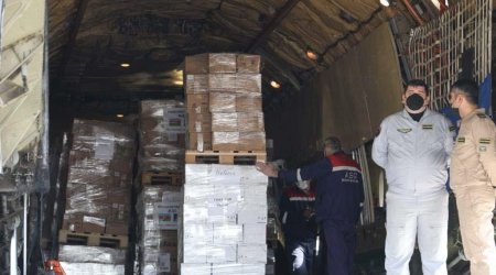 Azərbaycan ukraynalı qaçqınlar üçün növbəti humanitar yardımı göndərdi - FOTO 