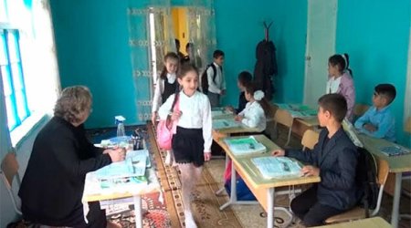 Müəllimin evinə dərsə gedən şagirdlərə yeni məktəb tikiləcək
