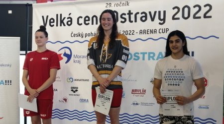 Azərbaycan üzgüçüsü Çexiyadan medalla dönür - FOTO 