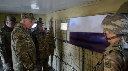Baş Qərargah rəisi Ermənistanla sərhədə getdi – FOTO