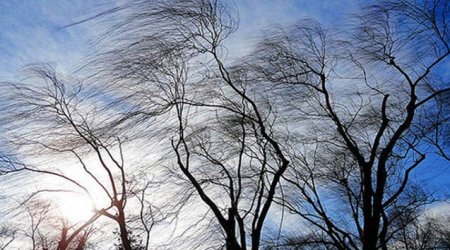 Bakıda güclü külək yaşayış binasının bir hissəsini uçurdu