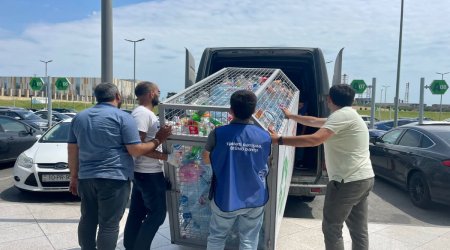 Bakıda “Plastik butulkanı ekoçantaya dəyiş” aksiyası - FOTO