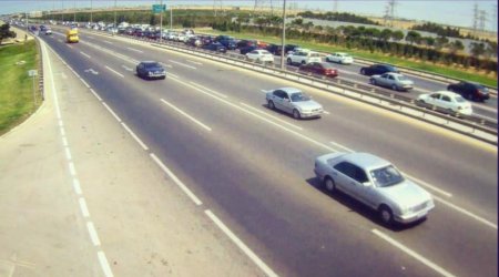 Aeroport şosesində qəza: Həmin istiqamətdə SIXLIQ VAR