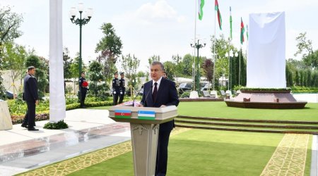 Şavkat Mirziyoyev Heydər Əliyevi müstəqil Azərbaycanın memarı adlandırdı