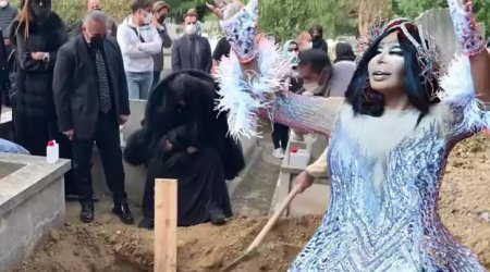 Bülent Ersoy məzarında liftin olması xəbərini yalanladı - FOTO