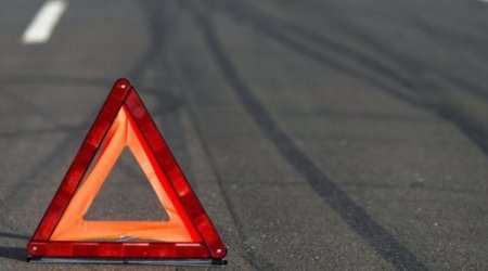 Bakıda ağır yol qəzası: 2 avtomobil toqquşdu - VİDEO