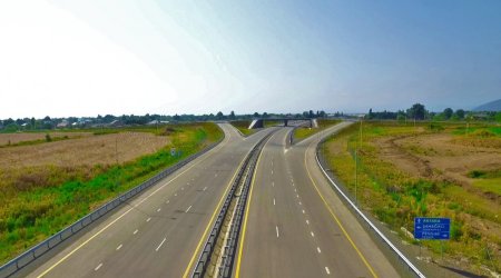 İlham Əliyev Kəlbəcər-Laçın avtomobil yolunun inşası ilə tanış oldu