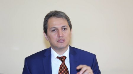 “Zaurun müğənnini efirdən qovması qanun pozuntusudur”- Ekspertdən ETİRAZ