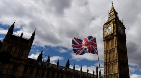 Britaniya Nazirlər Kabinetinin daha bir üzvü istefa verdi