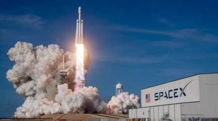 “SpaceX” orbitə daha 46 internet peyki çıxardı