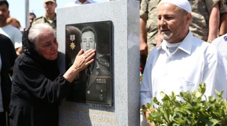 Milli Qəhrəman Polad Həşimov belə anıldı – FOTOREPORTAJ  