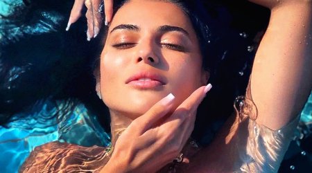 Sevinc bikinidə hovuzda FOTOLARI ilə