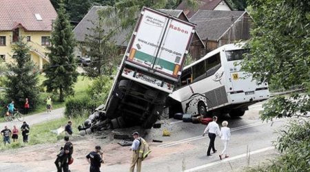 Zəvvarları daşıyan avtobus qəzaya uğradı - 12 NƏFƏR ÖLDÜ