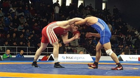 Azərbaycan güləşçisi İslamiadada GÜMÜŞ MEDAL QAZANDI