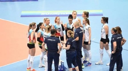 Qadın voleybolçularımız Konyada yarımfinalda uduzdu