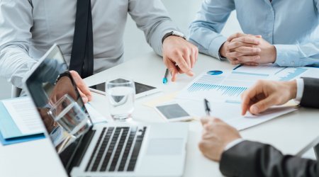 Biznes qurmaq adı ilə 4 nəfərin 1 milyon manatını ələ keçirdi
