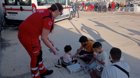 Fələstinli və suriyalıların olduğu qayıqda azyaşlı azərbaycanlı tapıldı