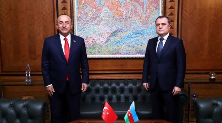 Ceyhun Bayramov Mövlüd Çavuşoğlu ilə telefonla danışdı