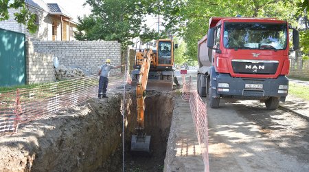Gəncədə kanalizasiya üçün qazılan küçələr yenidən qurulur