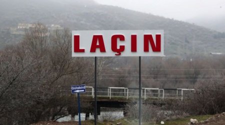Laçının mərkəzində erməni əsgərinə qoyulan abidə yoxa çıxıb - FOTO