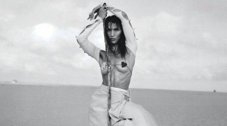 Bella Hadid qalmaqallı çimərlik geyimində - FOTO  