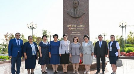 Milli Məclis sədri Daşkənddə Heydər Əliyev Meydanını gəzdi - FOTO