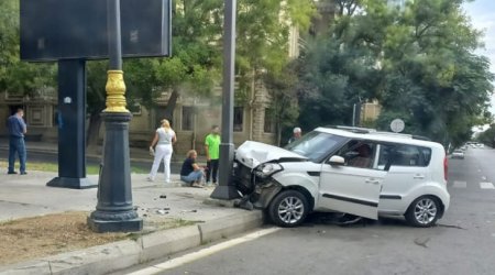 Bakıda iki minik avtomobili toqquşdu - FOTO