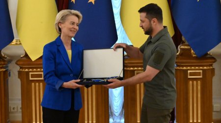 Zelenski Avropa Komissiyasının Prezidentinə orden təqdim etdi