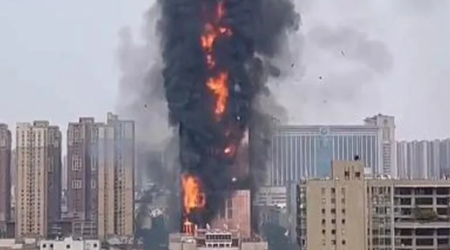 Çinin ən böyük telekommunikasiya operatorunun binası yandı - VİDEO