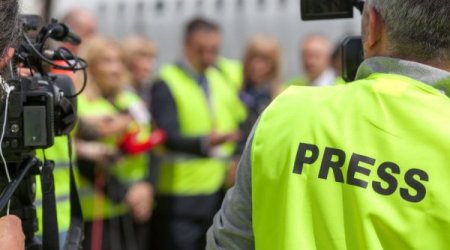 Ali təhsili olmayan jurnalistlər Media Reyestrinə daxil edilməyəcək