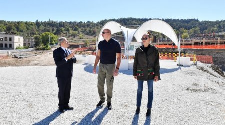 İlham Əliyev və xanımı Şuşada inşa olunan obyektlərin tikintisi ilə tanış oldu – FOTO