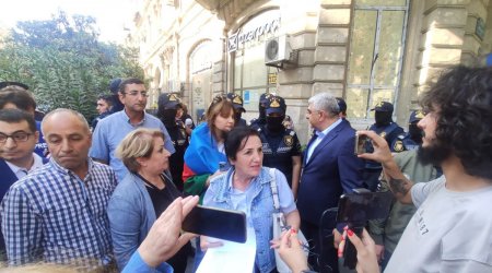 İranın Azərbaycandakı səfirliyinin qarşısında aksiya keçirildi - FOTO