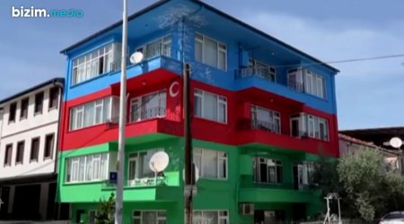 Türkiyədə Azərbaycan bayrağı şəklində boyanan bina dünyaca məşhur oldu – Ev sahibindən AÇIQLAMA -VİDEO