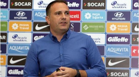 AFFA millinin baş məşqçisi ilə yollarını ayırdı