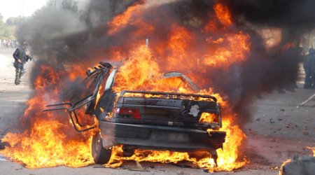 Ağcabədidə avtomobil YANDI 