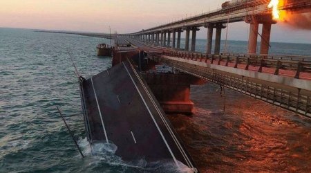 Krım körpüsündə partlayıcı yüklü olduğu iddia edilən yük maşınının FOTOSU