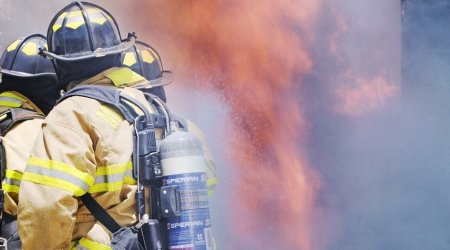 Sabunçu rayonunda doqquzmərtəbəli binada YANĞIN