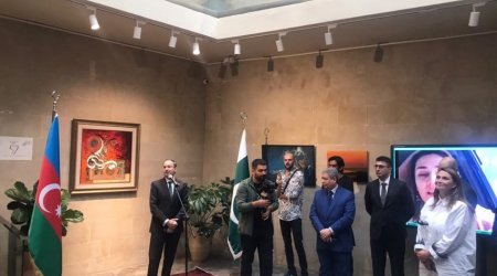 Azərbaycan-Pakistan əlaqələrinin 30 illiyinə hədr olunan sərgi açılıb - FOTO