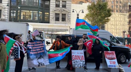 Azərbaycan diasporu Nyu-Yorkda piket keçirdi - FOTO