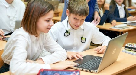 Azərbaycanda məktəblilər hansı sahələrdə çalışır?